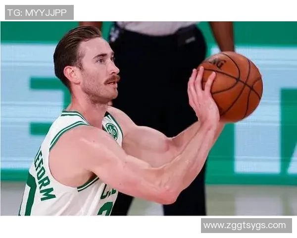 努涅斯在赛场上的崛起与挑战解析：从新星到顶级前锋的成长之路