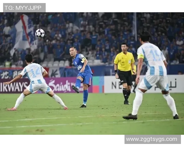 尉山现代迎战上海申花力争主场胜利展现球队实力与斗志